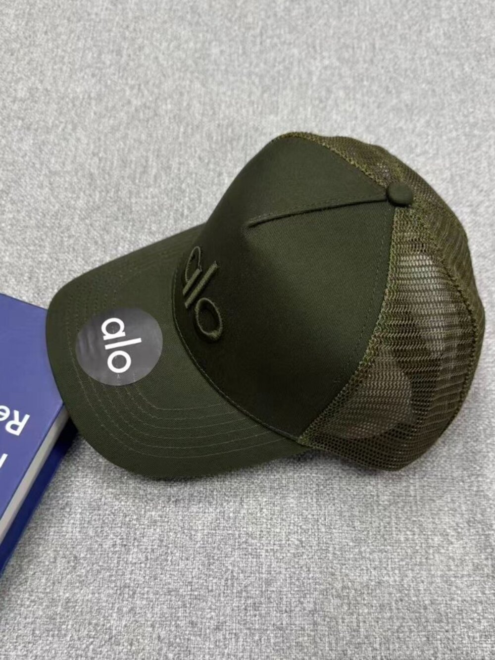 💚💚Alo Yoga District Trucker Hat Stealth Green NWT